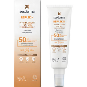 Средство солнцезащитное сверхлегкое для лица SPF50  Repaskin Invisible Light Texture Facial Sunscreen SPF50